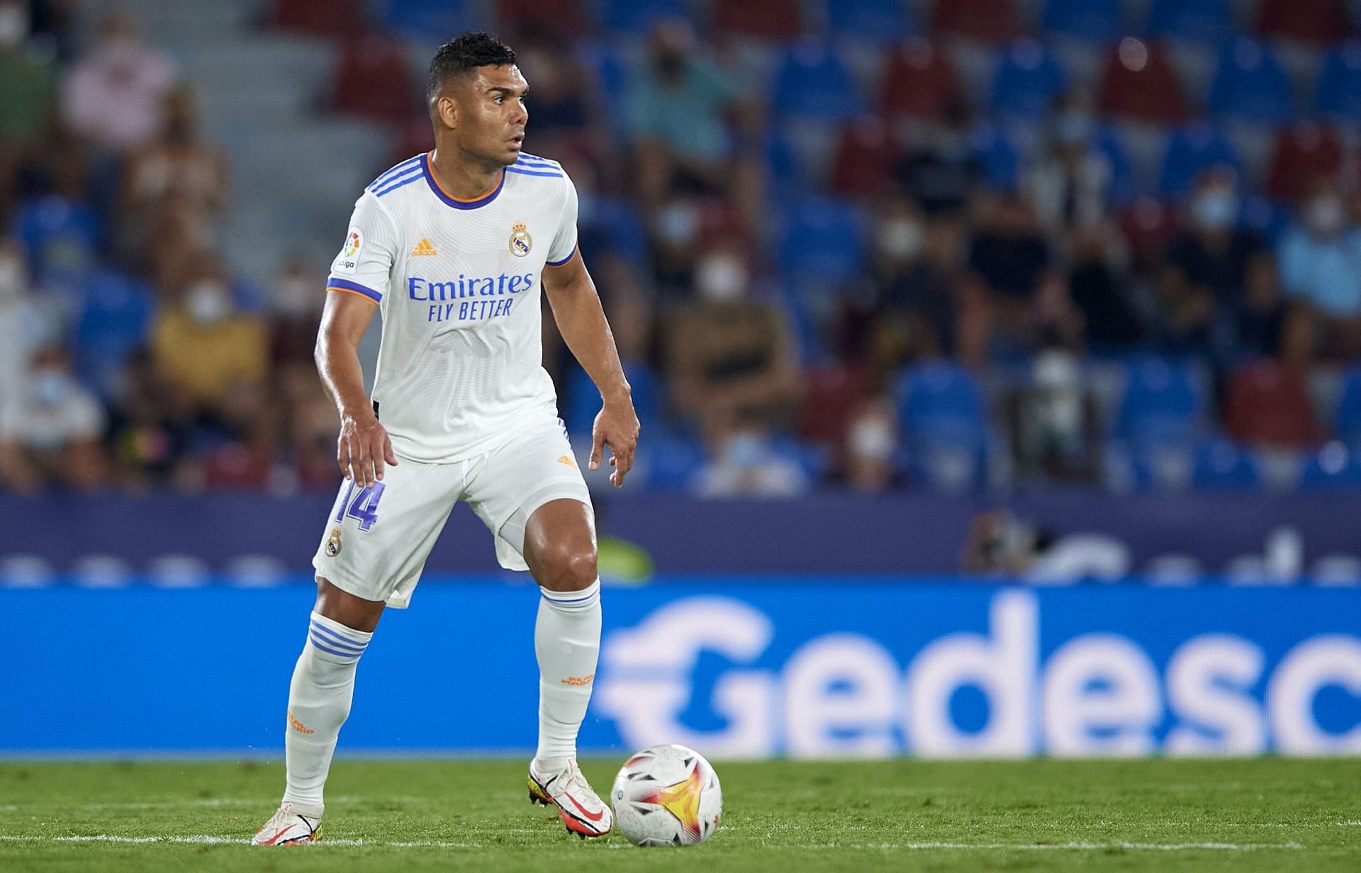 Casemiro could be crucial in thwarting Barcelona's forward movements.